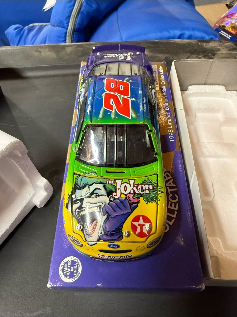 1:32 scale NASCAR set; Batman & Joker - Picture 6 of 9